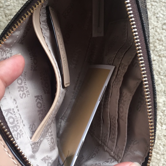 MK wristlet - Picture 6 of 6